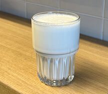 Молочный коктейль Арахис-карамель
