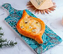 Хачапури-лодочка Четыре сыра