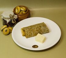 Блин с бананом и карамелью