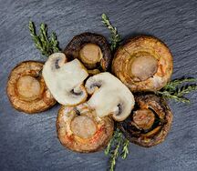 Грибы шампиньоны на мангале