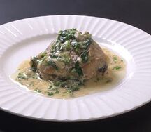 Чкмерули в сливочном соусе с кирхой и чесноком