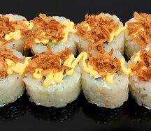 Ролл Криспи с курицей и сырным соусом