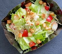 Салат Цезарь с креветками