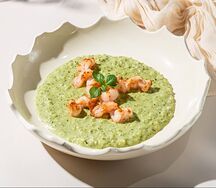 Зеленое ризотто с креветками и песто