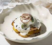 Щучья котлета с картофельным кремом и глазурью из соуса Шампань