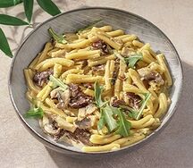 Паста Казаречче с томлеными щечками