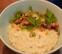 Каша овсяная с вяленными томатами и пармезаном