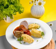 Буженина домашняя с томатным соусом и картофельным пюре