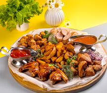 Горячая мясная тарелка