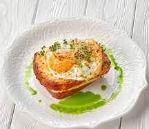 Тост Бриошь с ветчиной и яйцом