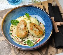 Котлеты из судака с грибным соусом