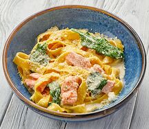 Паппарделле с лососем