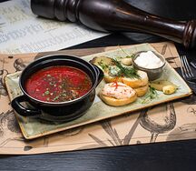 Борщ с рубленным салом