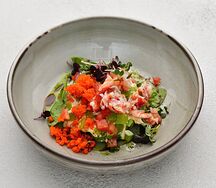 Салат с камчатским крабом и авокадо