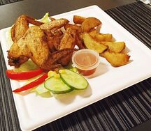 Крылья жареные с картофелем по-мексикански