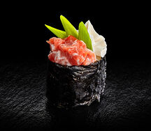 Гункан сливочный лосось