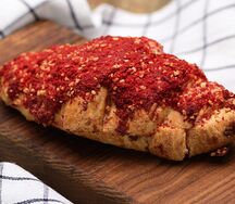 Круассан с клубникой королевский