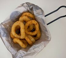 Луковые кольца в панировке