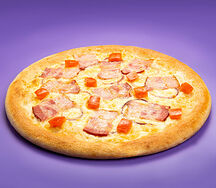 Пицца с беконом и пармезаном