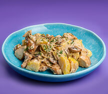 Жаркое с курицей и грибами