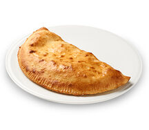 Кальцоне с тунцом