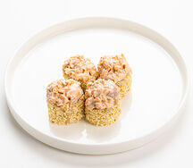 Половинка ролла с курицей терияки