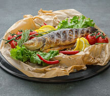 Сибас целый на углях