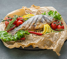 Дорадо целая на углях