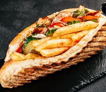 Шаурмиссия в ржаной булочке