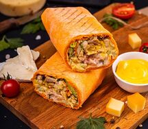 Сырная шаурма с курицей