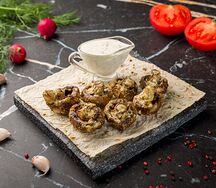 Шампиньоны на мангале с соусом