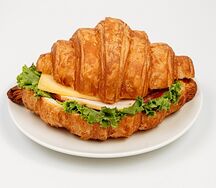 Круассан с курицей