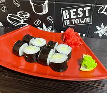 Классический ролл с огурцом