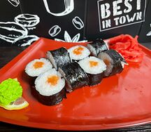 Классический ролл с лососем