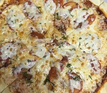 Пицца с салями