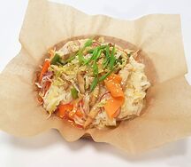 Фо сао рисовая лапша с курицей