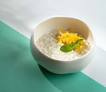 Каша рисовая с кокосовым молоком и персиком