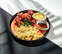 Сосиски с макаронами и сыром