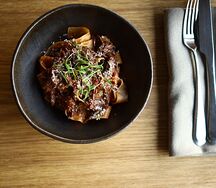 Тальятелле с тушеными говяжьим щечками