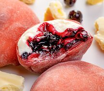 Моти черная смородина и белый шоколад