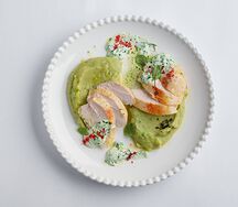 Куриная грудка с пюре песто