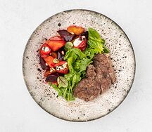Фермерская говядина с печеными овощами