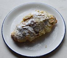 Круассан миндальный