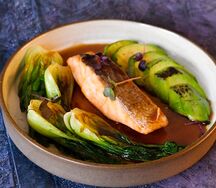 Лосось, пак-чой, авокадо
