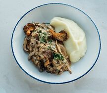 Бефстроганов с вешенками