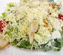 Салат Цезарь с курицей