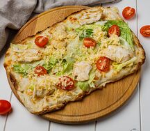 Римская пицца Цезарь с курицей