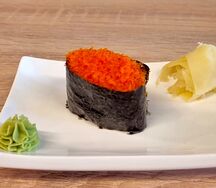 Гункан с тобико