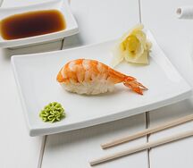 Суши с креветкой