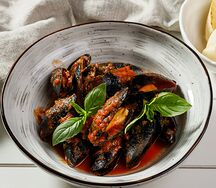 Мидии в томатном соусе